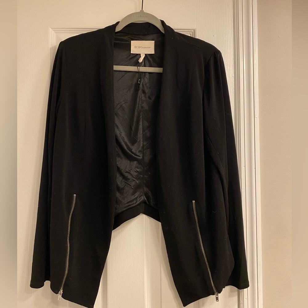 BCGB Generation Tuxedo Jacket: Size Large